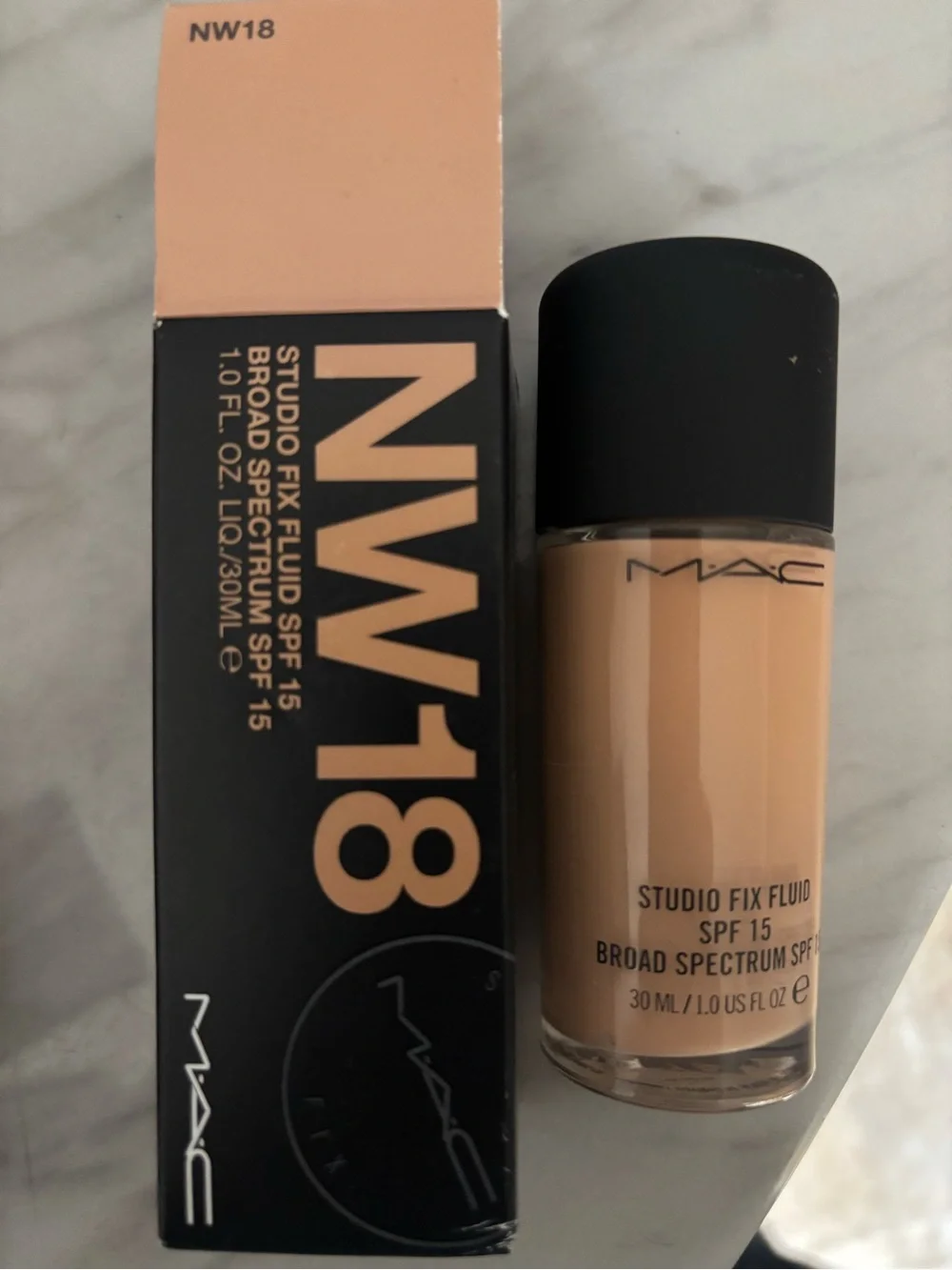 MAC Cosmetics Studio Fix Fluid SPF 15 Foundation - NW18 Light Beige